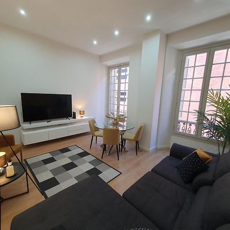 Beautiful Historic Center Apt! Malaga Bagian luar foto