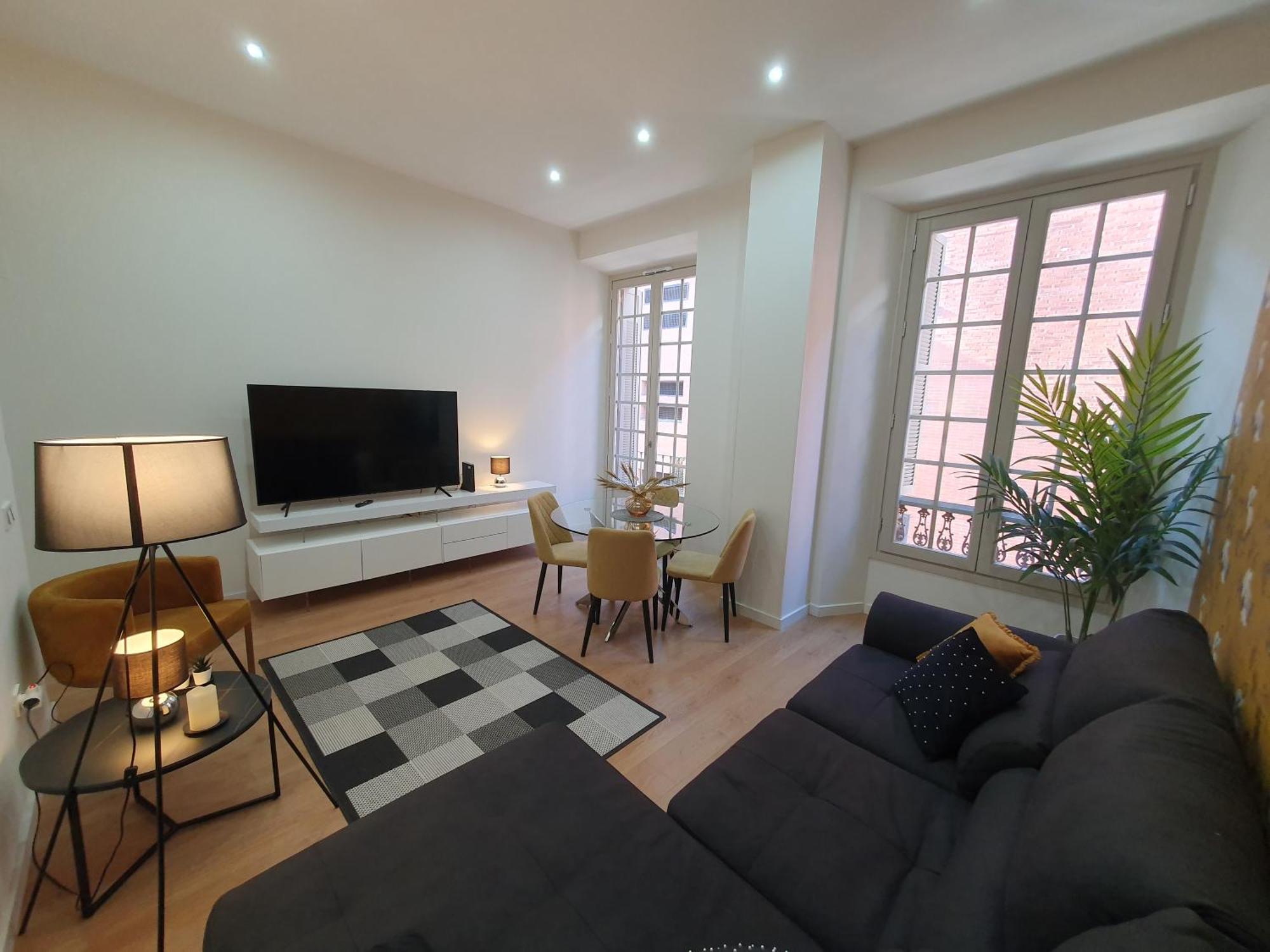 Beautiful Historic Center Apt! Malaga Bagian luar foto