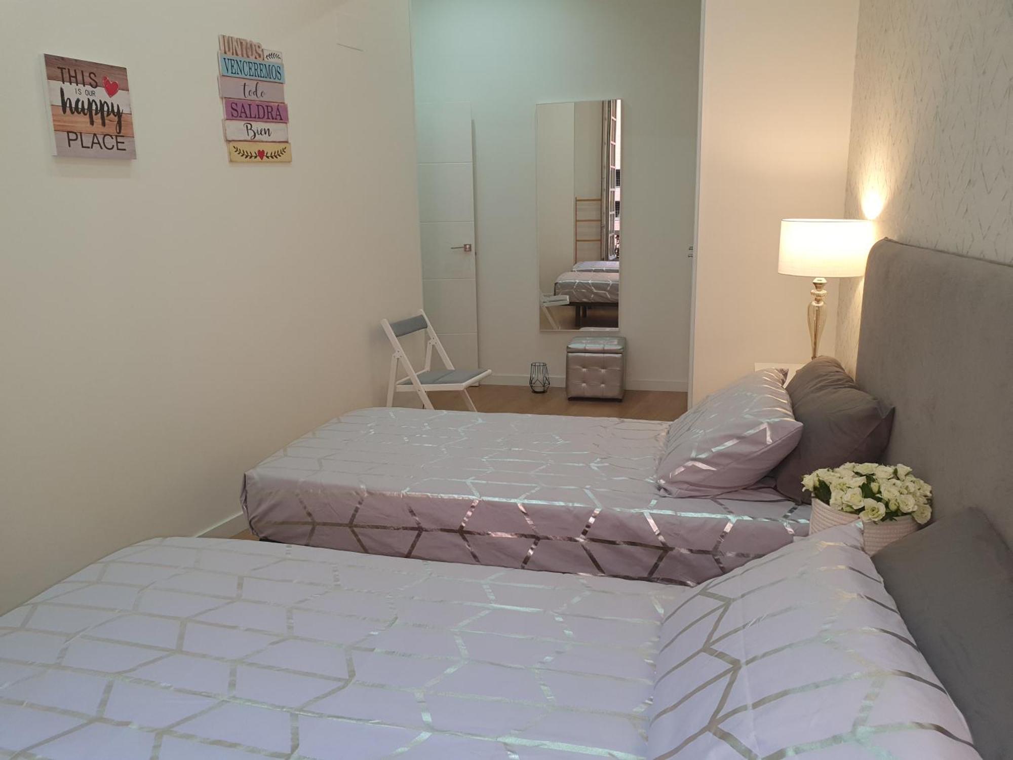 Beautiful Historic Center Apt! Malaga Bagian luar foto