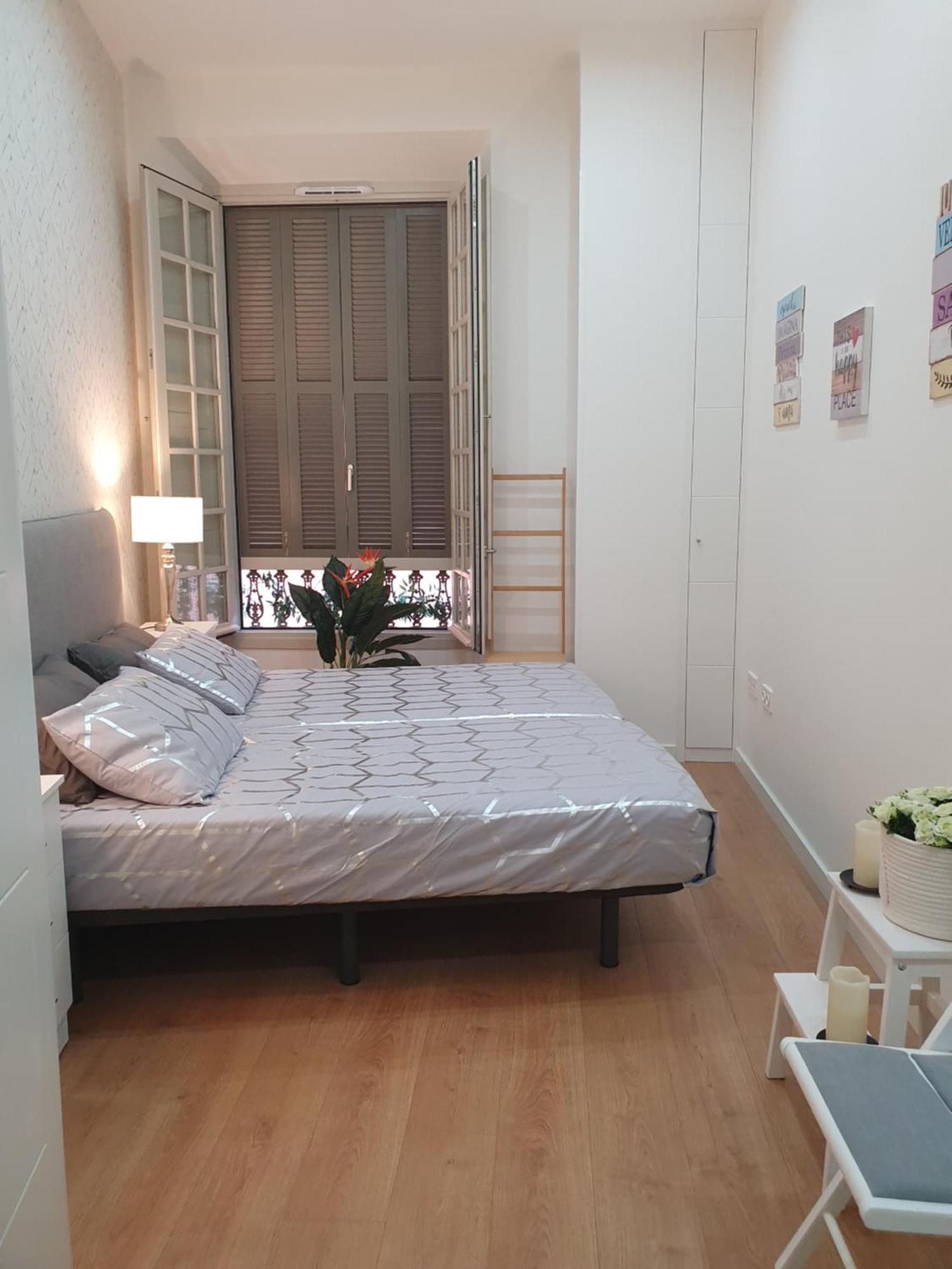 Beautiful Historic Center Apt! Malaga Bagian luar foto