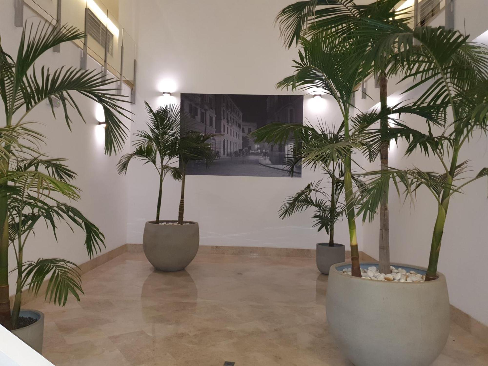 Beautiful Historic Center Apt! Malaga Bagian luar foto